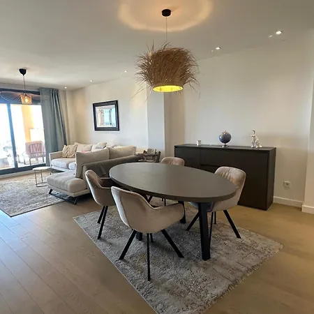Bright With Breathtaking View Apartment *